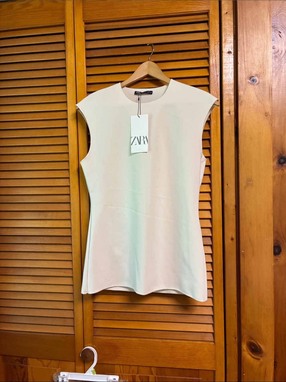 ZARA Cream Cap-Sleeve Minimal Tank length 25”pit to pit 17”